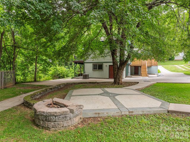 136 Assembly Street, Waynesville, NC 28786