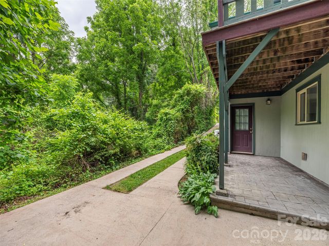 136 Assembly Street, Waynesville, NC 28786