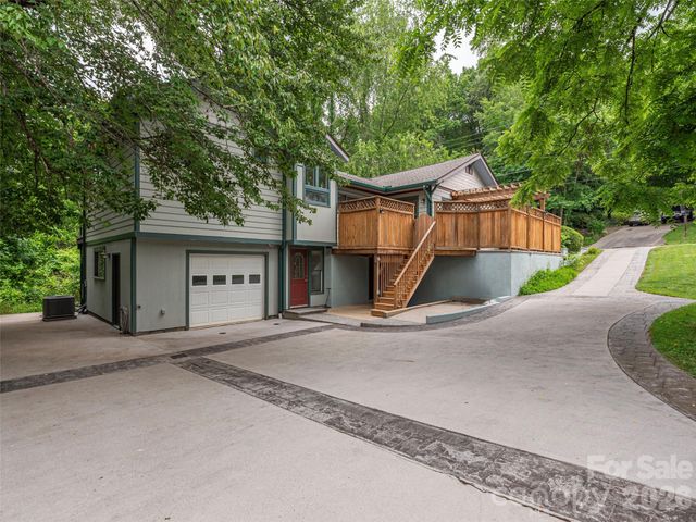 136 Assembly Street, Waynesville, NC 28786
