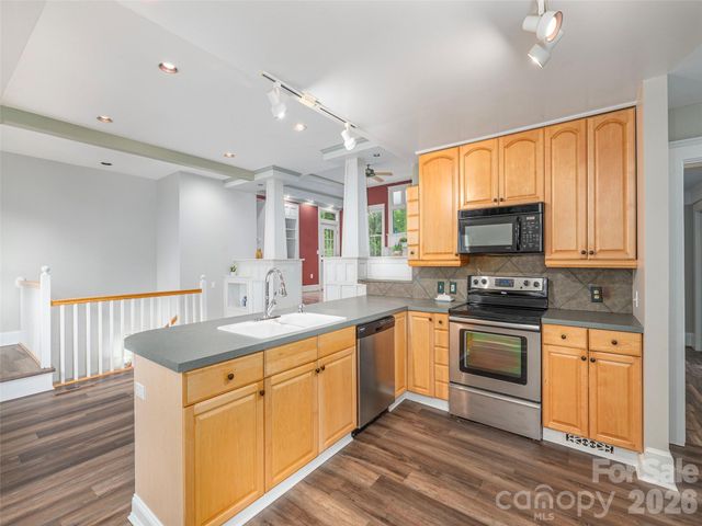 136 Assembly Street, Waynesville, NC 28786