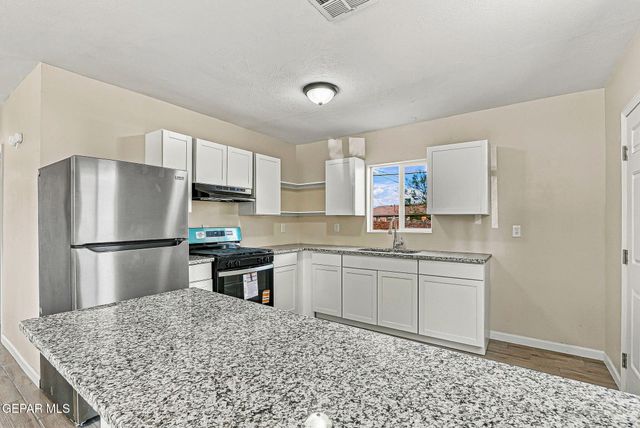 8656 MOUNT WHITNEY Drive, El Paso, TX 79904