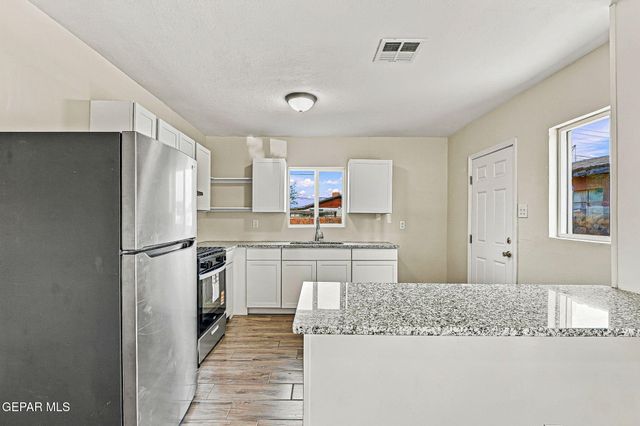 8656 MOUNT WHITNEY Drive, El Paso, TX 79904