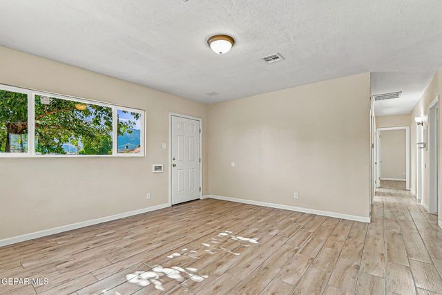 8656 MOUNT WHITNEY Drive, El Paso, TX 79904