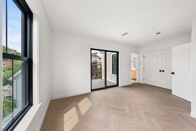 15 Hunting Street 6, Cambridge, MA 02141