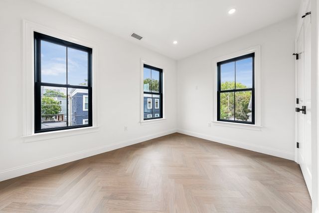 15 Hunting Street 6, Cambridge, MA 02141