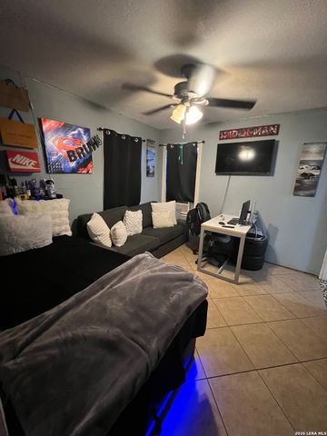 341 Prestwick Blvd, San Antonio, TX 78223