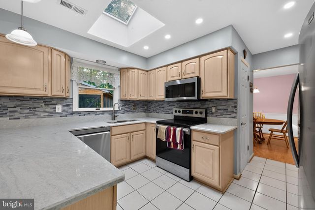 8835 REDBAY RUN, Bel Alton, MD 20611