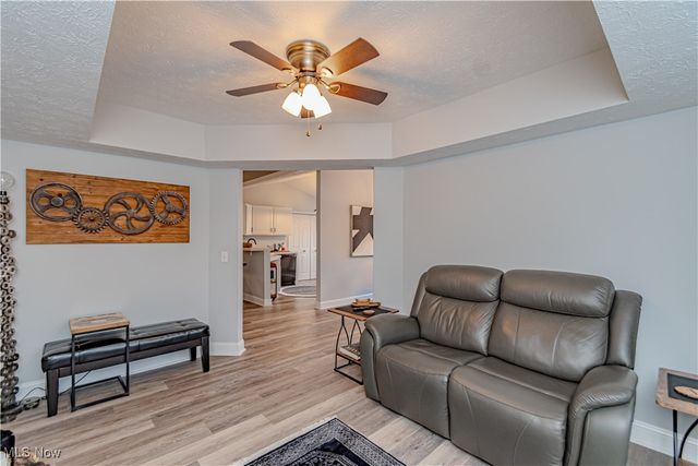 5080 Whispering Oaks Boulevard, Parma, OH 44134