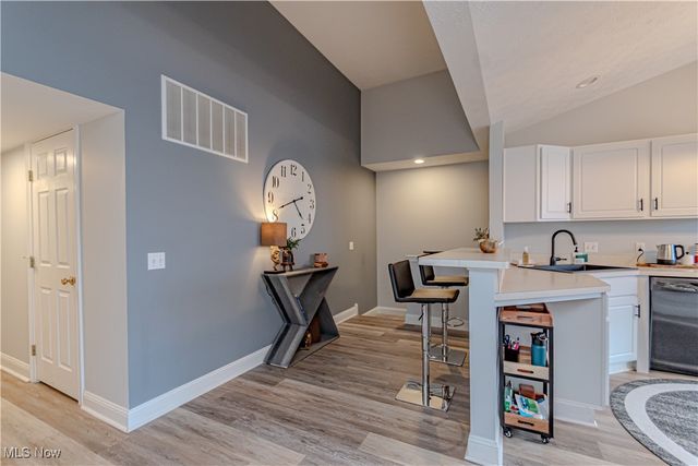 5080 Whispering Oaks Boulevard, Parma, OH 44134