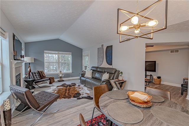 5080 Whispering Oaks Boulevard, Parma, OH 44134