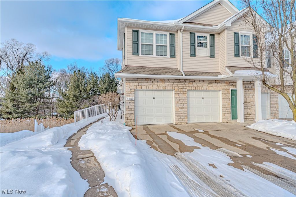 5080 Whispering Oaks Boulevard, Parma, OH 44134