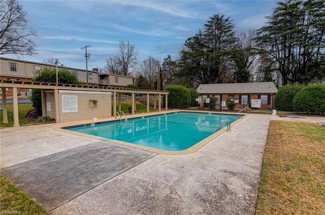 3830 Country Club Road H, Winston-salem, NC 27104