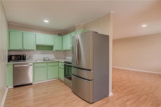 3830 Country Club Road H, Winston-salem, NC 27104