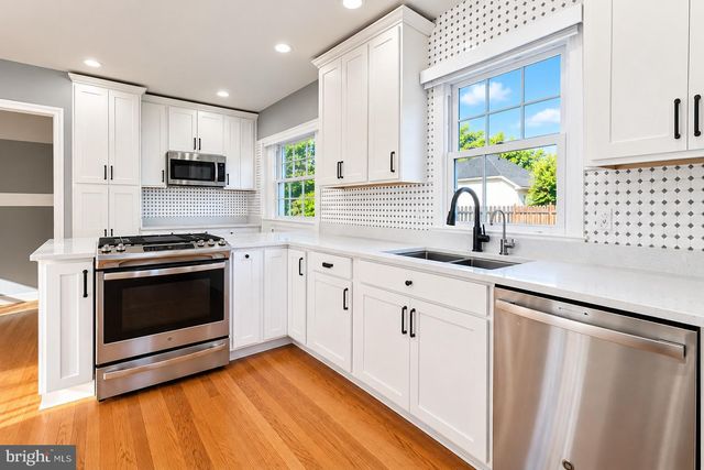 709 W VIEW TER, Alexandria, VA 22301