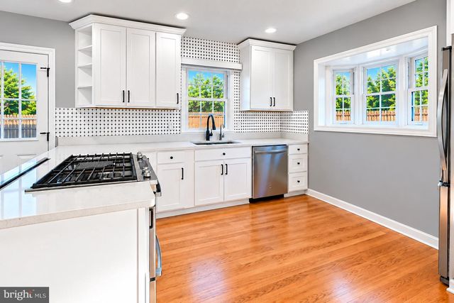 709 W VIEW TER, Alexandria, VA 22301