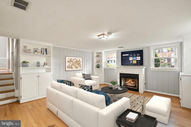 709 W VIEW TER, Alexandria, VA 22301
