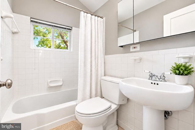 709 W VIEW TER, Alexandria, VA 22301