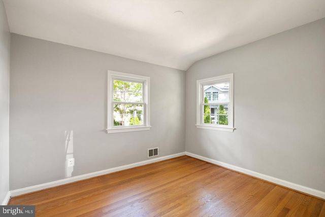 709 W VIEW TER, Alexandria, VA 22301