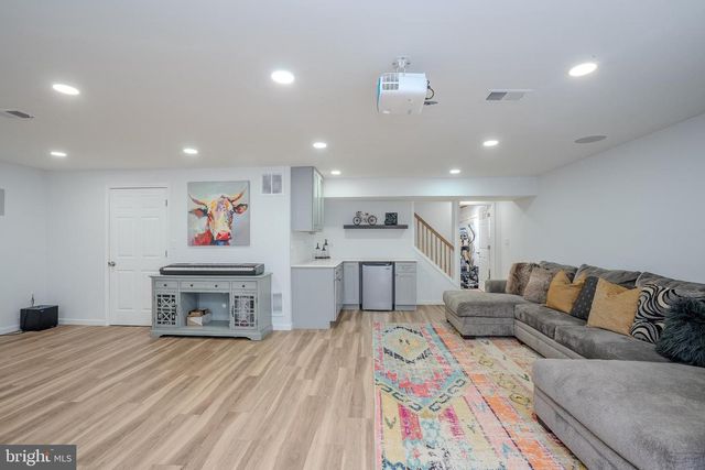 101 BAKER ST, Monmouth Junction, NJ 08852