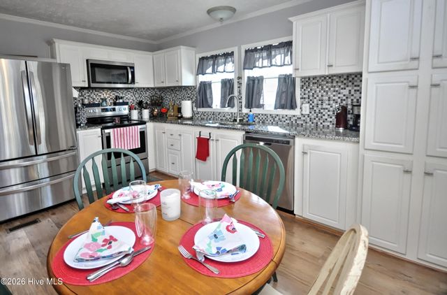 166 NE 5th Street, Oak Island, NC 28465