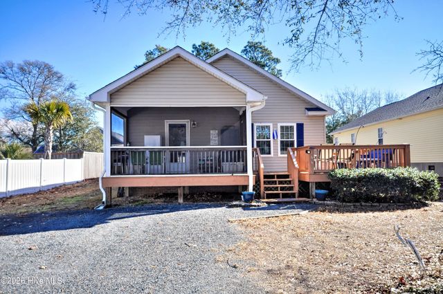 166 NE 5th Street, Oak Island, NC 28465