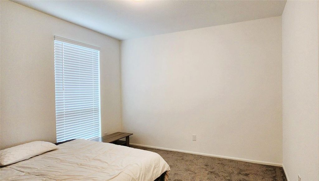 Image 13 of property listing at 26102 Herschel Heights Lane, Richmond, TX 77406