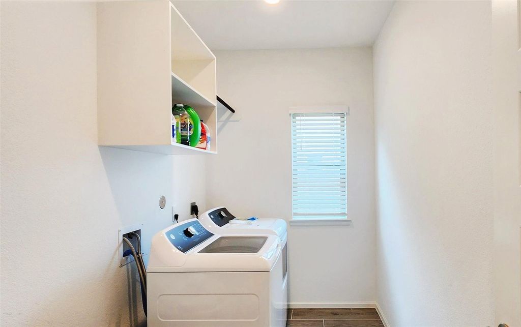 Image 15 of property listing at 26102 Herschel Heights Lane, Richmond, TX 77406