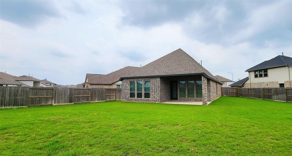 Image 16 of property listing at 26102 Herschel Heights Lane, Richmond, TX 77406