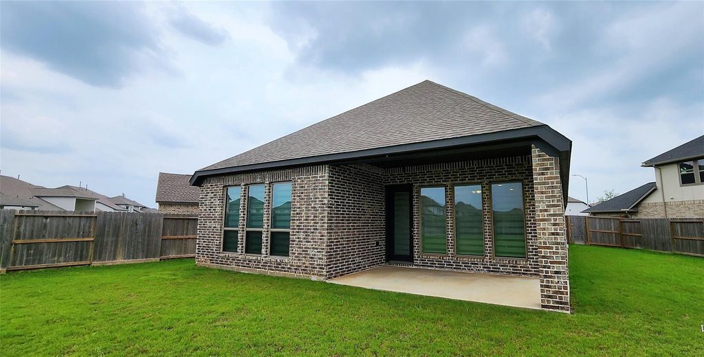 Image 18 of property listing at 26102 Herschel Heights Lane, Richmond, TX 77406