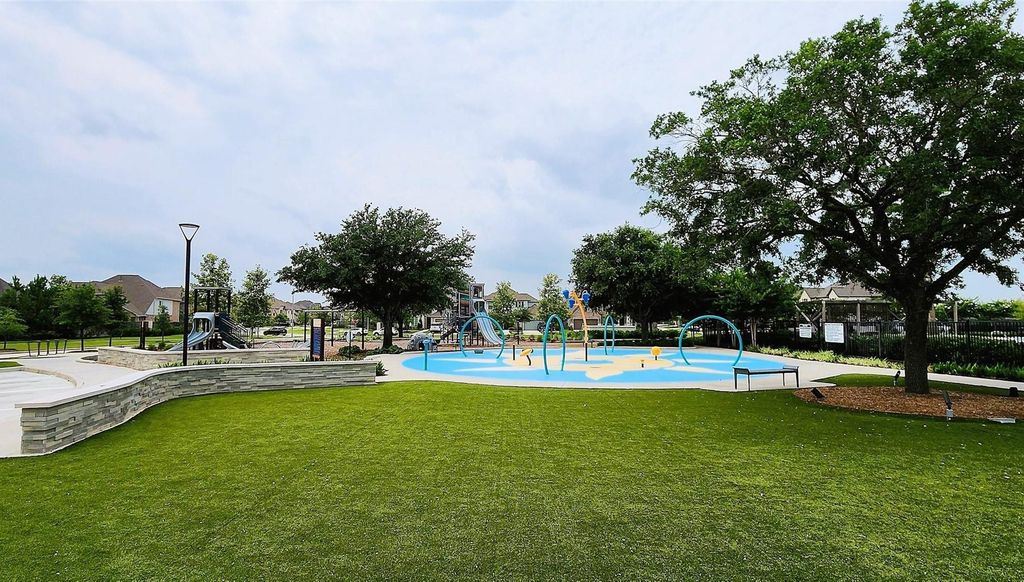 Image 21 of property listing at 26102 Herschel Heights Lane, Richmond, TX 77406