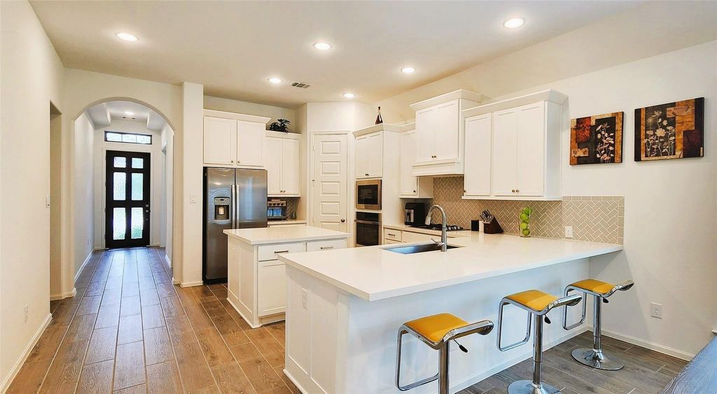 Image 8 of property listing at 26102 Herschel Heights Lane, Richmond, TX 77406