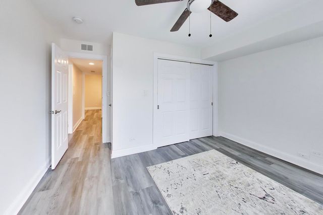 1 The Court of Harborside Court 202, Northbrook, IL 60062