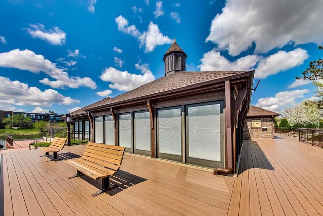 1 The Court of Harborside Court 202, Northbrook, IL 60062