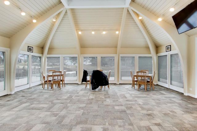 1 The Court of Harborside Court 202, Northbrook, IL 60062