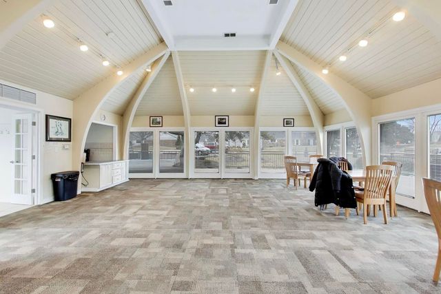 1 The Court of Harborside Court 202, Northbrook, IL 60062