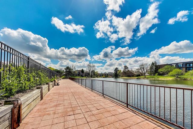 1 The Court of Harborside Court 202, Northbrook, IL 60062