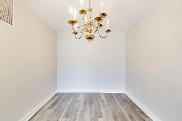 1 The Court of Harborside Court 202, Northbrook, IL 60062