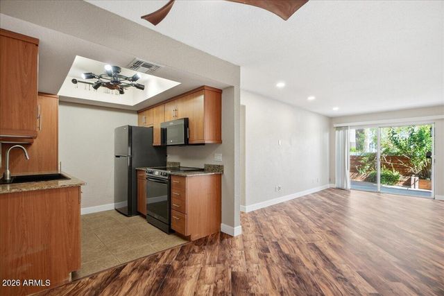 7350 N VIA PASEO DEL SUR -- M106, Scottsdale, AZ 85258