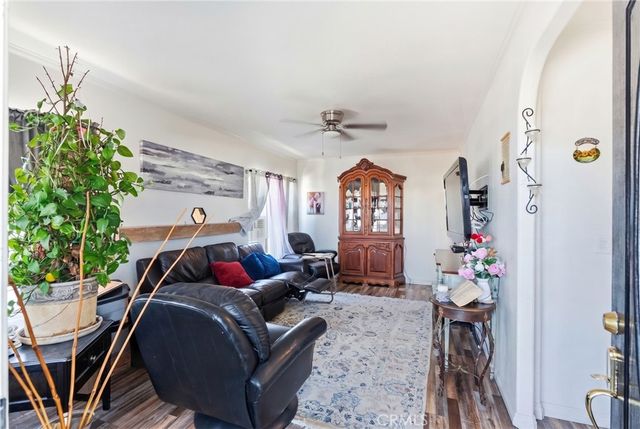 132 S Colombo 132, Tustin, CA 92780