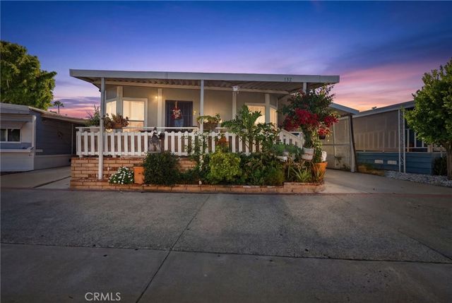 132 S Colombo 132, Tustin, CA 92780