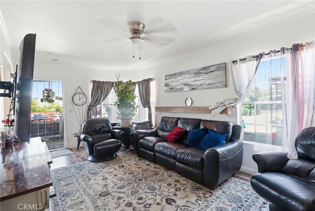 132 S Colombo 132, Tustin, CA 92780