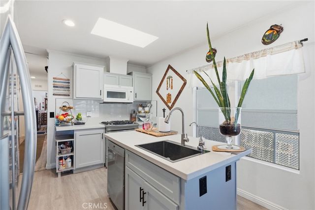 132 S Colombo 132, Tustin, CA 92780