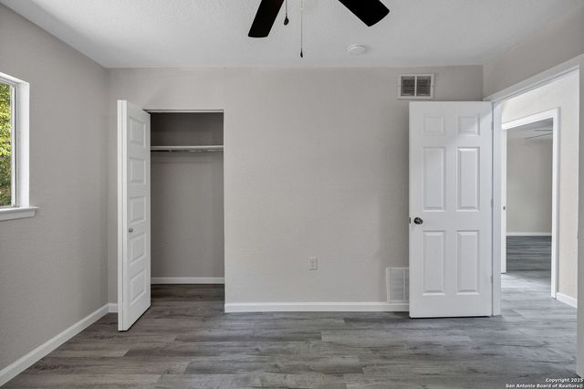 5915 Lake Champlain, San Antonio, TX 78233