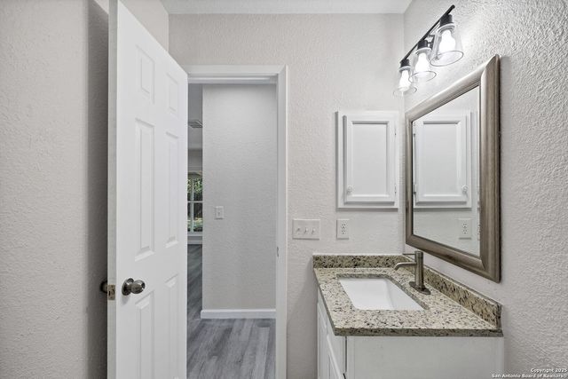 5915 Lake Champlain, San Antonio, TX 78233