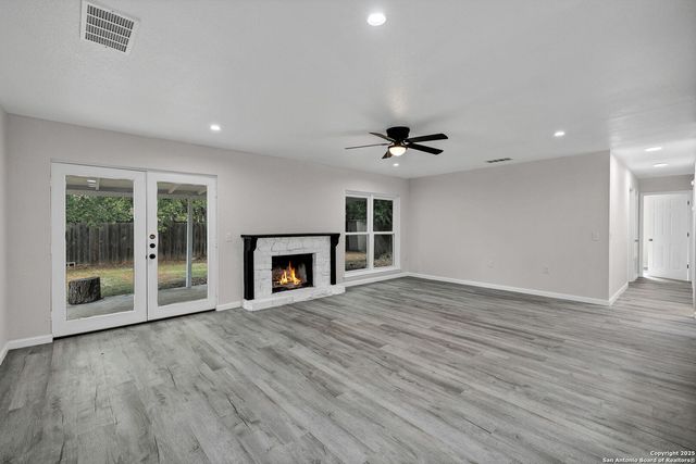 5915 Lake Champlain, San Antonio, TX 78233