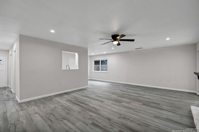 5915 Lake Champlain, San Antonio, TX 78233