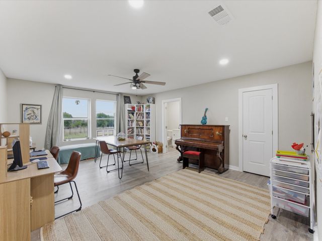 15720 W Highway 22, Blooming Grove, TX 76626