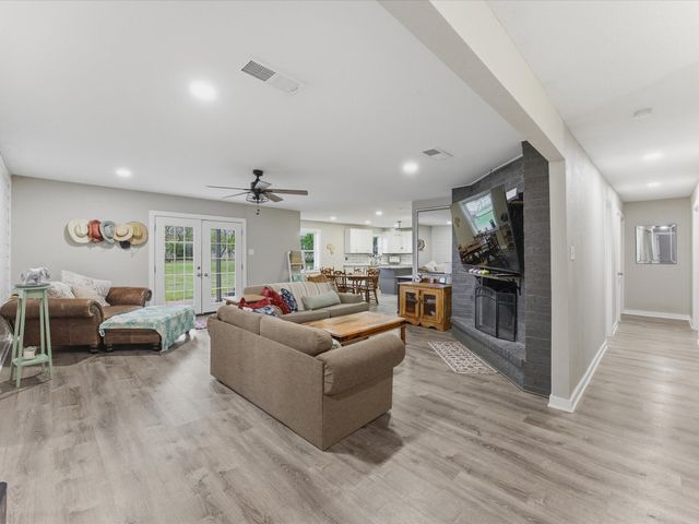 15720 W Highway 22, Blooming Grove, TX 76626