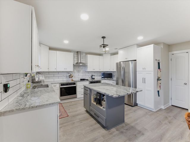 15720 W Highway 22, Blooming Grove, TX 76626