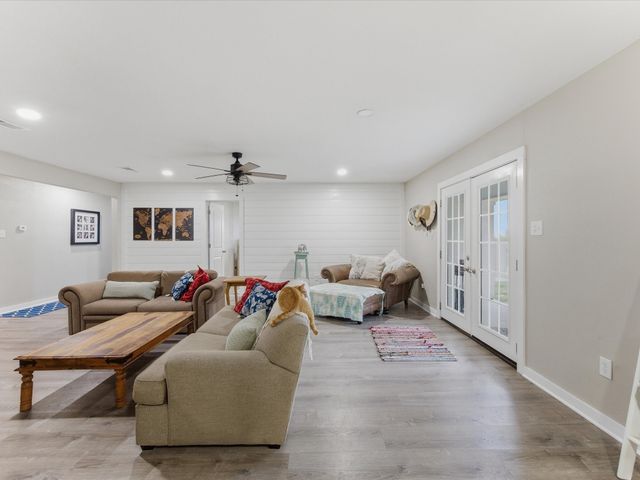 15720 W Highway 22, Blooming Grove, TX 76626